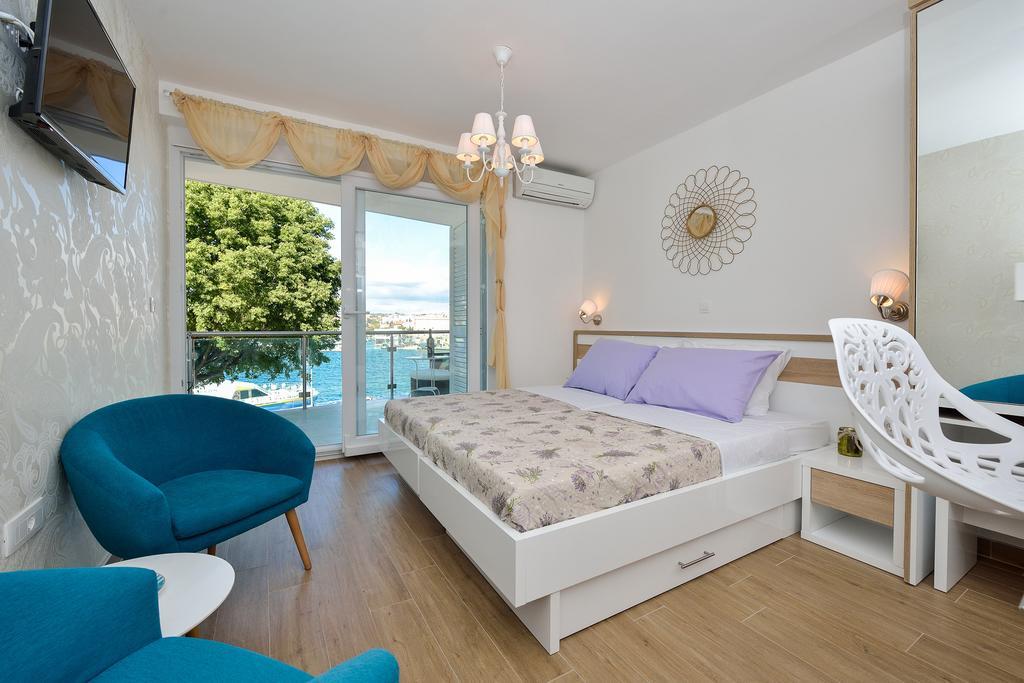 Lavender Apt. W. Balcony In Old Town Zadar Exteriör bild